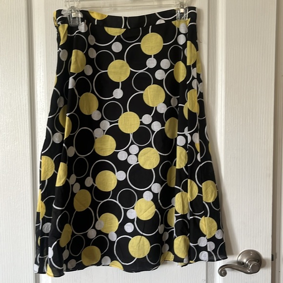 Studio I jacket and skirt set - Picture 5 of 5